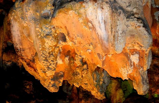 Stalagmite inside Thien Cung Cave